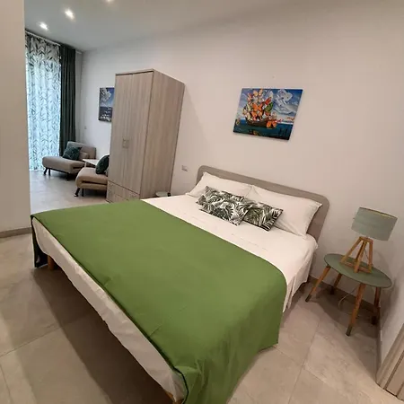 לינה וארוחת בוקר Brezza Marina